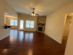 859 E Florence Ct in Nixa, MO - Building Photo - Building Photo