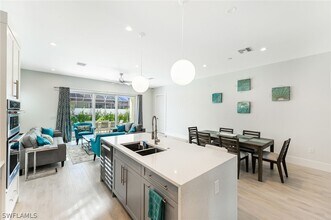 596 111th Ave N in Naples, FL - Building Photo - Building Photo