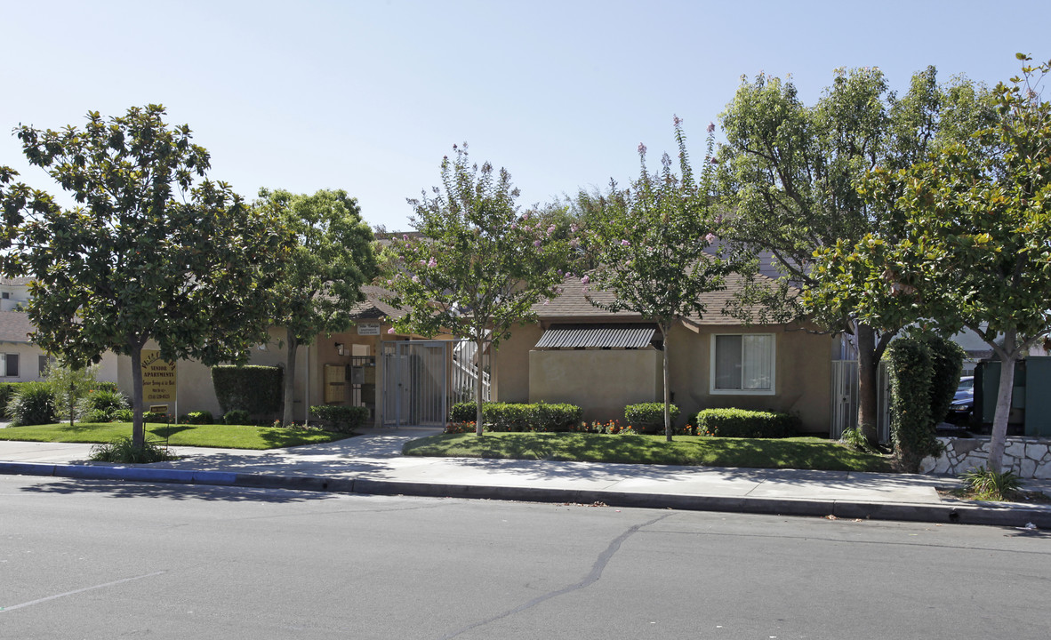 Villa Catalpa in Anaheim, CA - Building Photo