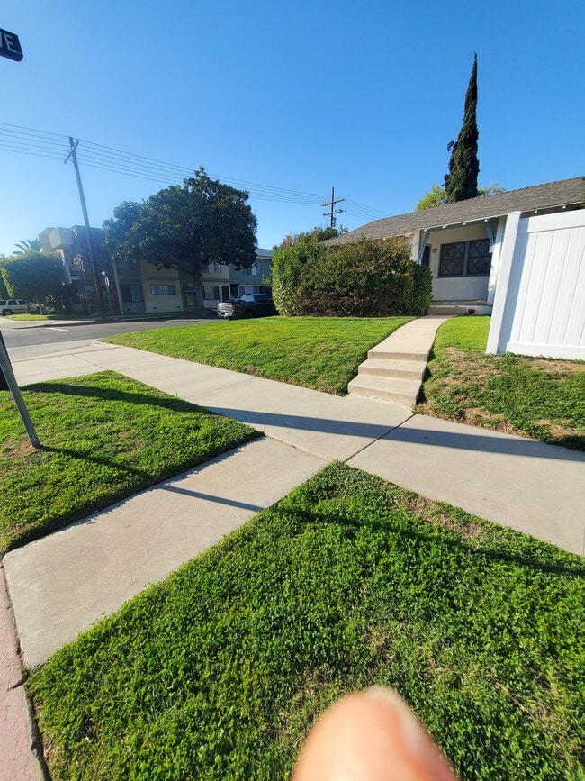 property at 13527 Burbank Blvd