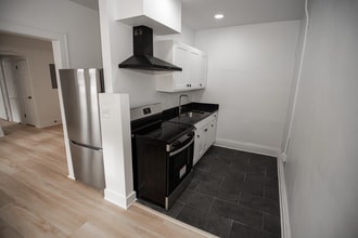 1388 W 83rd St, Unit 313 in Cleveland, OH - Foto de edificio - Building Photo