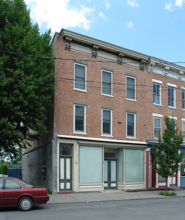 21 Reed St