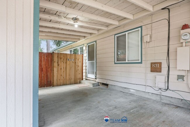 property at 831 S 7th Ave SW