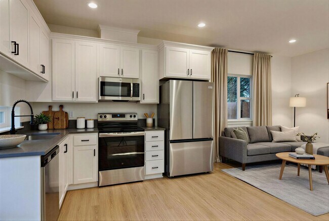 618 SE 5th St in Gresham, OR - Building Photo - Building Photo