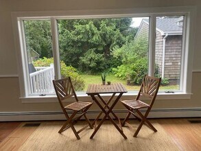 52 Lawn Ave in Jamestown, RI - Building Photo - Building Photo