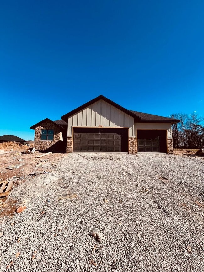 property at 994 S Foxboro Trail