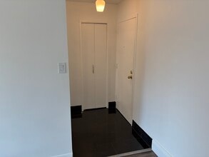 1835 Bloor St in Mississauga, ON - Building Photo - Building Photo