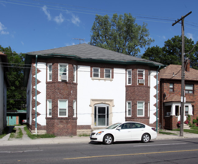 181 Jane St in Toronto, ON - Building Photo - Primary Photo