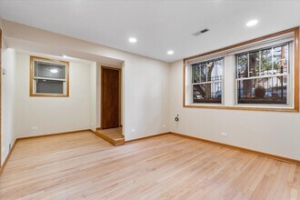 2742 N Seminary Ave in Chicago, IL - Building Photo - Building Photo