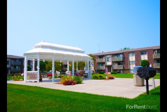 Barlcay Senior Village in Muskegon, MI - Building Photo