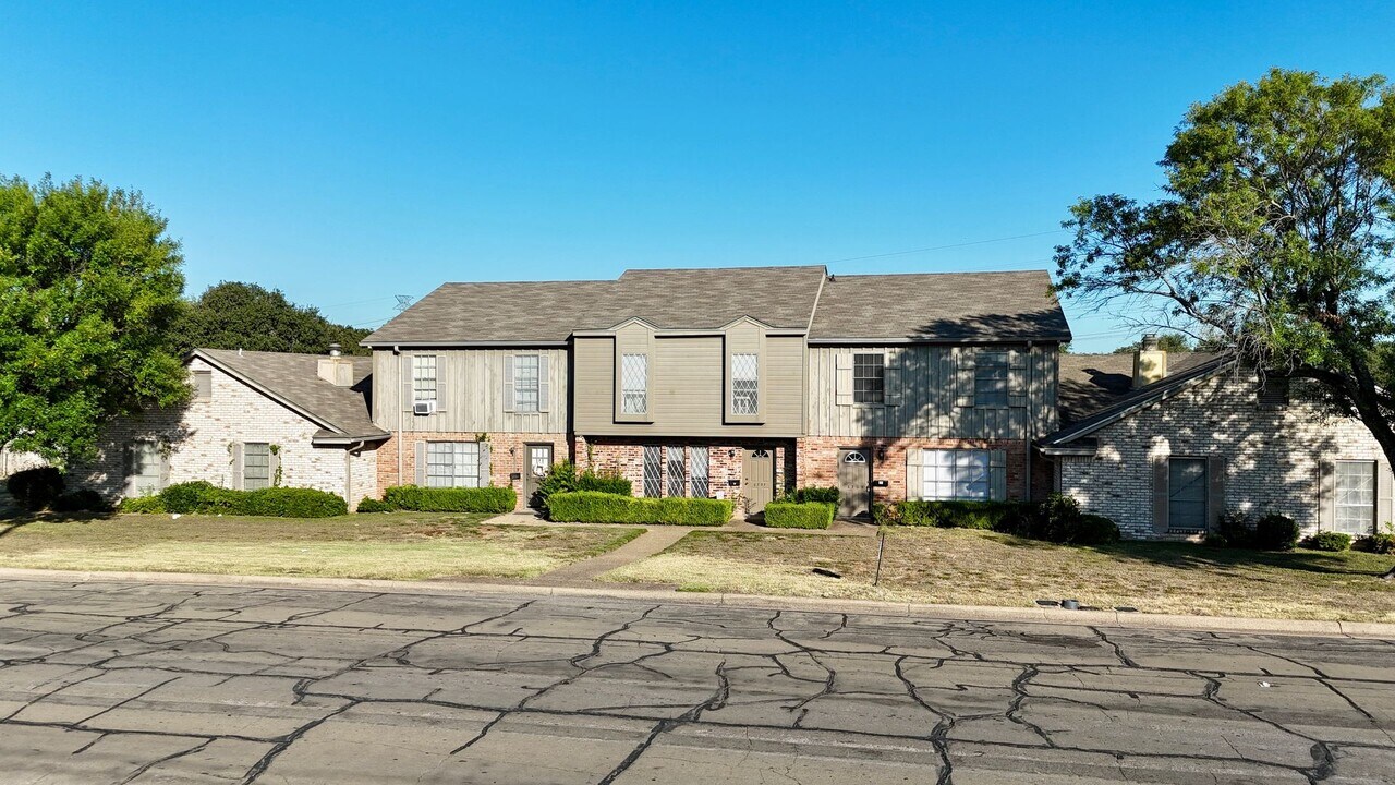 6705 Alford Dr in Waco, TX - Foto de edificio