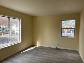 541 Simon St in Hayward, CA - Foto de edificio - Building Photo