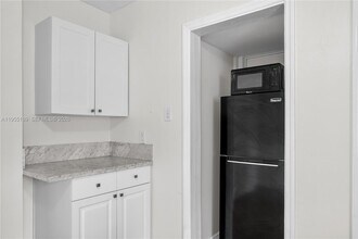 1041 NE 9th Ave in Fort Lauderdale, FL - Building Photo - Building Photo