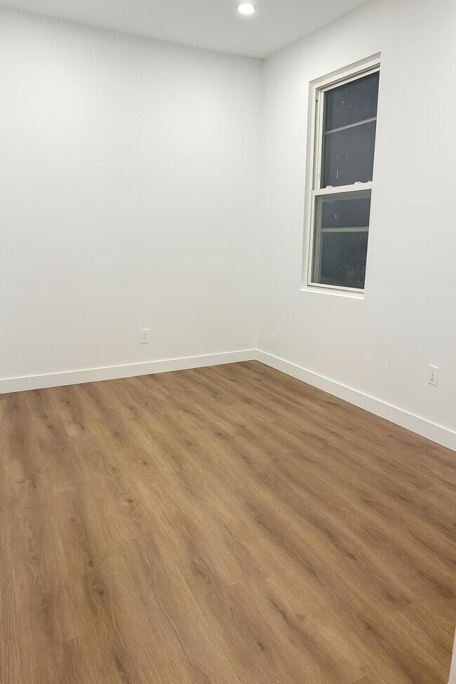 42 New St in Jersey City, NJ - Building Photo - Building Photo