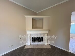 1330 Siskin Dr in Cordova, TN - Building Photo - Building Photo