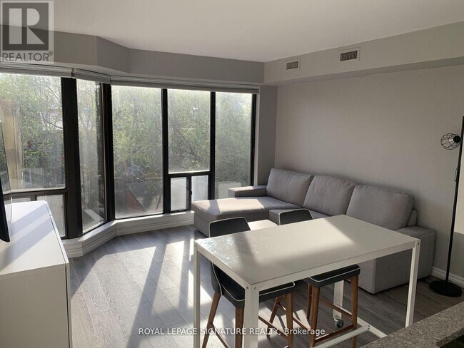 property at 456-456 College St