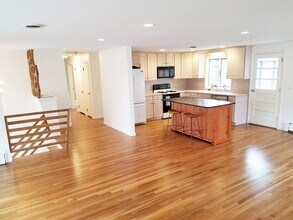 61 Cypress Rd in Milton, MA - Building Photo - Building Photo