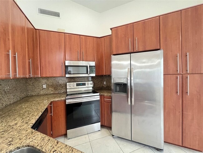 465 Somerset Way in Weston, FL - Building Photo - Building Photo