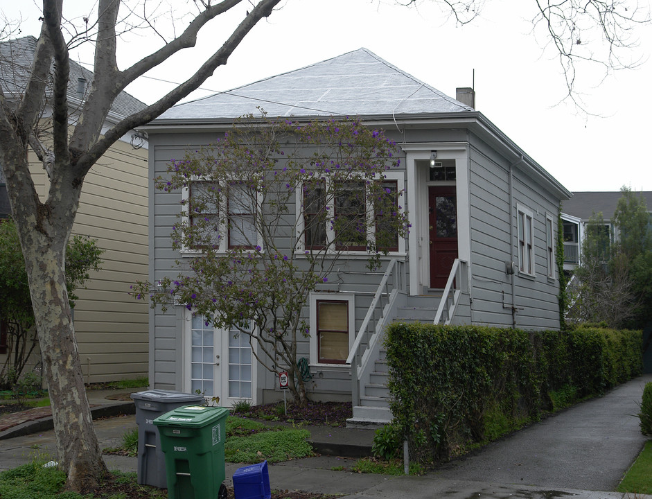 2022 9th St in Berkeley, CA - Foto de edificio