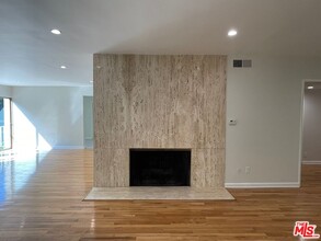 11645 Mayfield Ave in Los Angeles, CA - Building Photo - Building Photo