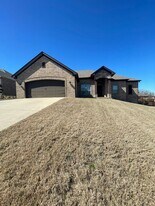 3217 Falling Water Rd in Sherwood, AR - Building Photo