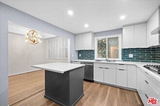 8455 Fountain Ave in West Hollywood, CA - Building Photo - Building Photo