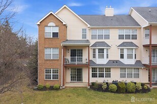 405 Plymouth Rd in North Brunswick, NJ - Building Photo