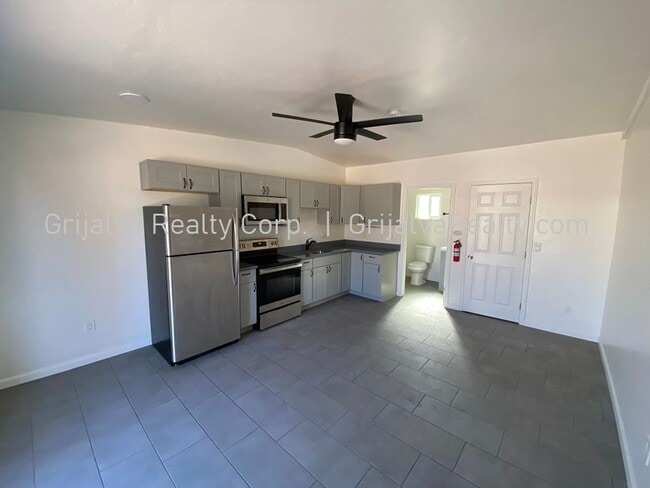 2930 N Winstel Blvd in Tucson, AZ - Building Photo - Building Photo