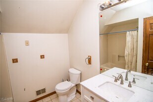 3465 Pennsylvania Ave in Weirton, WV - Building Photo