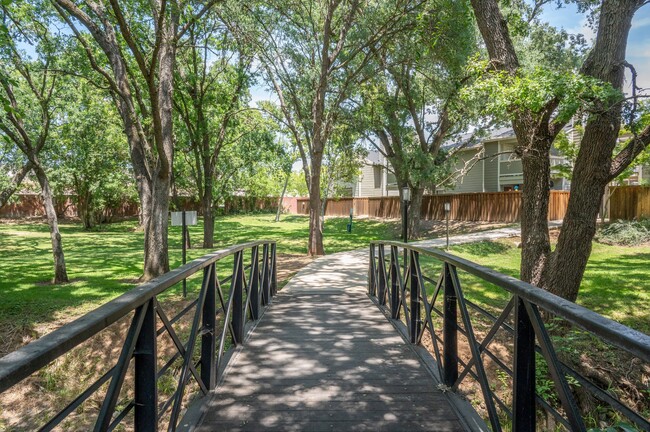 Creekside Colony in Citrus Heights, CA - Building Photo - Building Photo