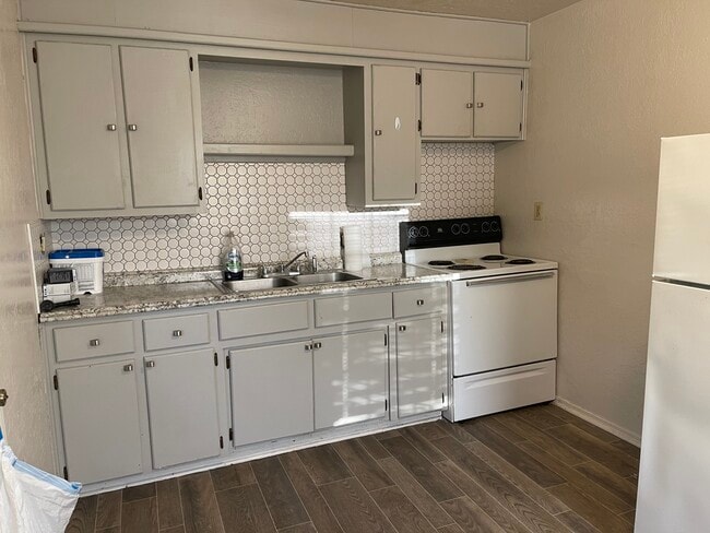 1818-1812 NW Floyd Ave in Lawton, OK - Building Photo - Building Photo