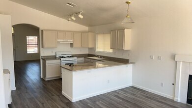 9109 Living Rose St in Las Vegas, NV - Building Photo - Building Photo