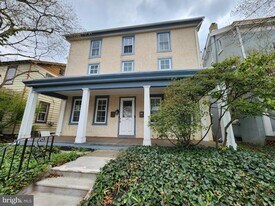 129 Shearer St, Unit 2 in North Wales, PA - Building Photo