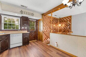 10527 Prestwick Dr in St. Louis, MO - Building Photo - Building Photo