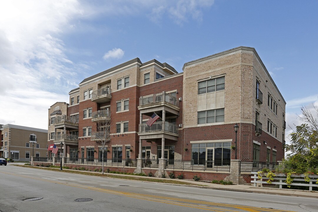 17200 Oak Park Ave in Tinley Park, IL - Foto de edificio