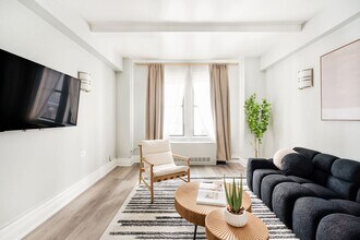 238 W 73rd St in New York, NY - Building Photo - Building Photo