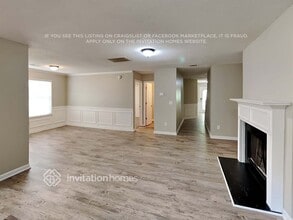 135 Hidden Creek Dr in Canton, GA - Foto de edificio - Building Photo