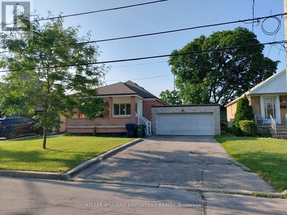 69 Whitley Ave in Toronto, ON - Building Photo