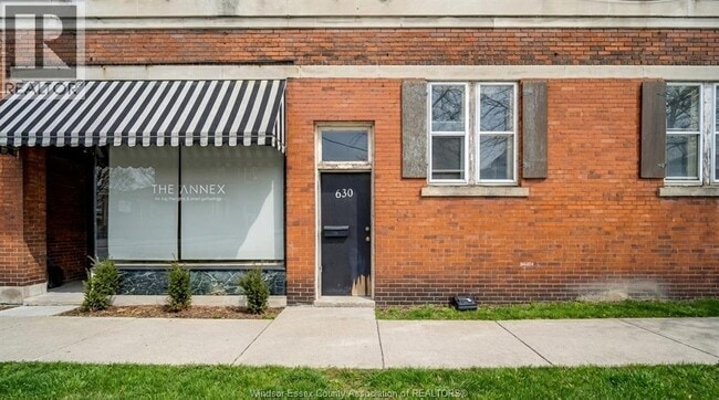 property at 1701 Wyandotte St E