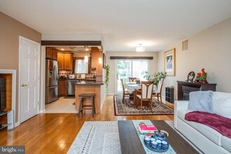 104 Pebble Rd in East Windsor, NJ - Building Photo - Building Photo
