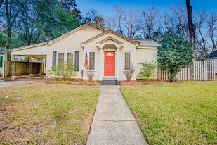 104 Rosewood Dr in Enterprise, AL - Building Photo