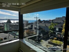 912 3rd Ave W in Seattle, WA - Building Photo