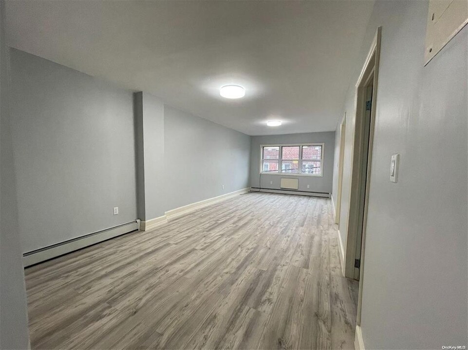 99-11 37th Ave in Queens, NY - Building Photo