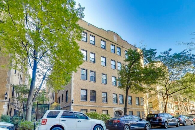 636 W Waveland Ave in Chicago, IL - Building Photo - Building Photo