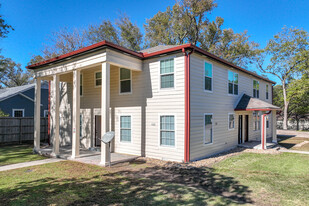 Historic Mobberly Neighborhood Fourplex Apartments