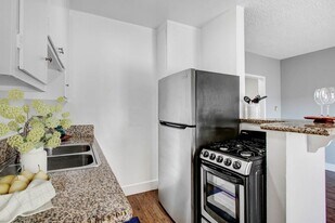 Palms Caribbean Apartments in Los Angeles, CA - Building Photo