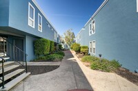 Californian Villas in Concord, CA - Building Photo - Building Photo