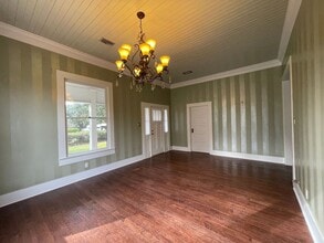 1185 Cooks Rd in Silsbee, TX - Building Photo - Building Photo