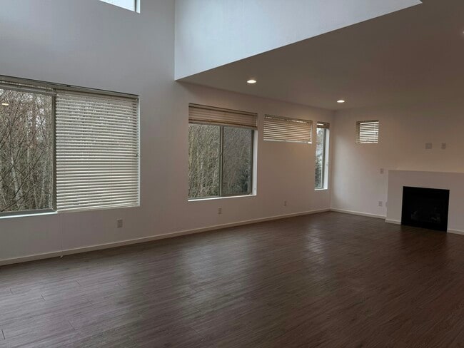 18707 107th Ave SE in Renton, WA - Building Photo - Building Photo