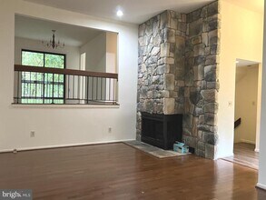 8729 Sheridan Farms Ct in West Springfield, VA - Building Photo - Building Photo